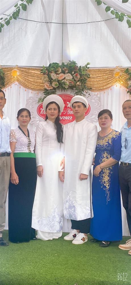 Dàn cầu thủ Việt rộn ràng cưới hỏi nửa đầu năm 2022-10