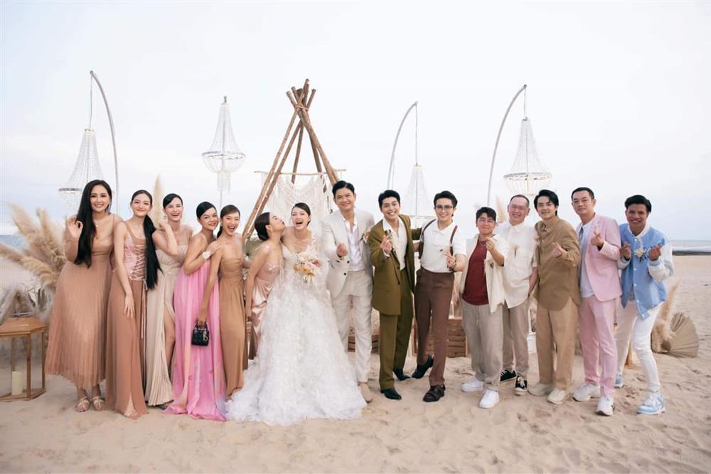 Mai Phương Thúy như người khổng lồ trong đám cưới Minh Hằng-7