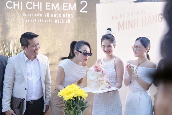 Ngọc Trinh tặng túi gần trăm triệu cho Minh Hằng ngay ngày đầu đóng phim-7