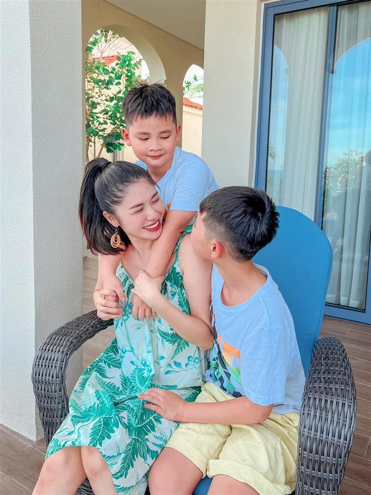 Tin showbiz Việt ngày 22/6: Duy Uyên (Mắt Ngọc) khoe bầu vượt mặt-13