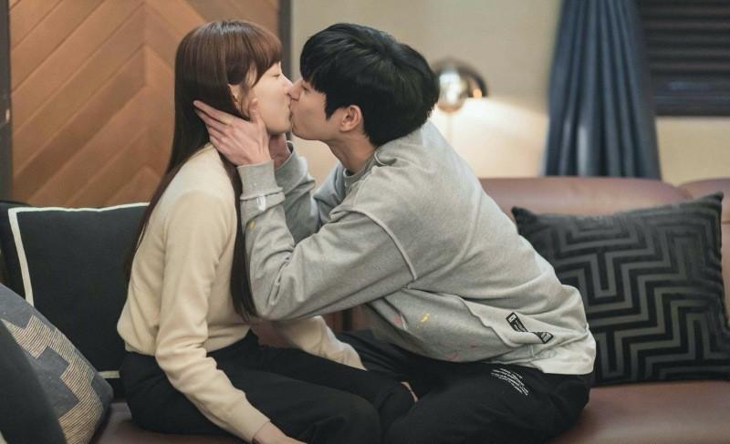 Kim Young Dae không chuẩn bị gì cho cảnh hôn Lee Sung Kyung-4