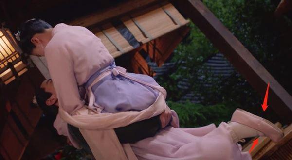 Lỗi hài hước trong phim cổ trang của Lưu Diệc Phi-4