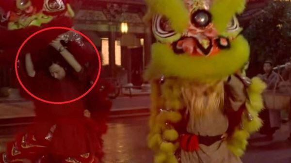 Lỗi hài hước trong phim cổ trang của Lưu Diệc Phi-9