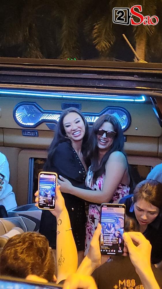 Antifan miệt thị ngoại hình Kim Duyên và Miss Universe 2021, Catriona Gray nói gì?-3