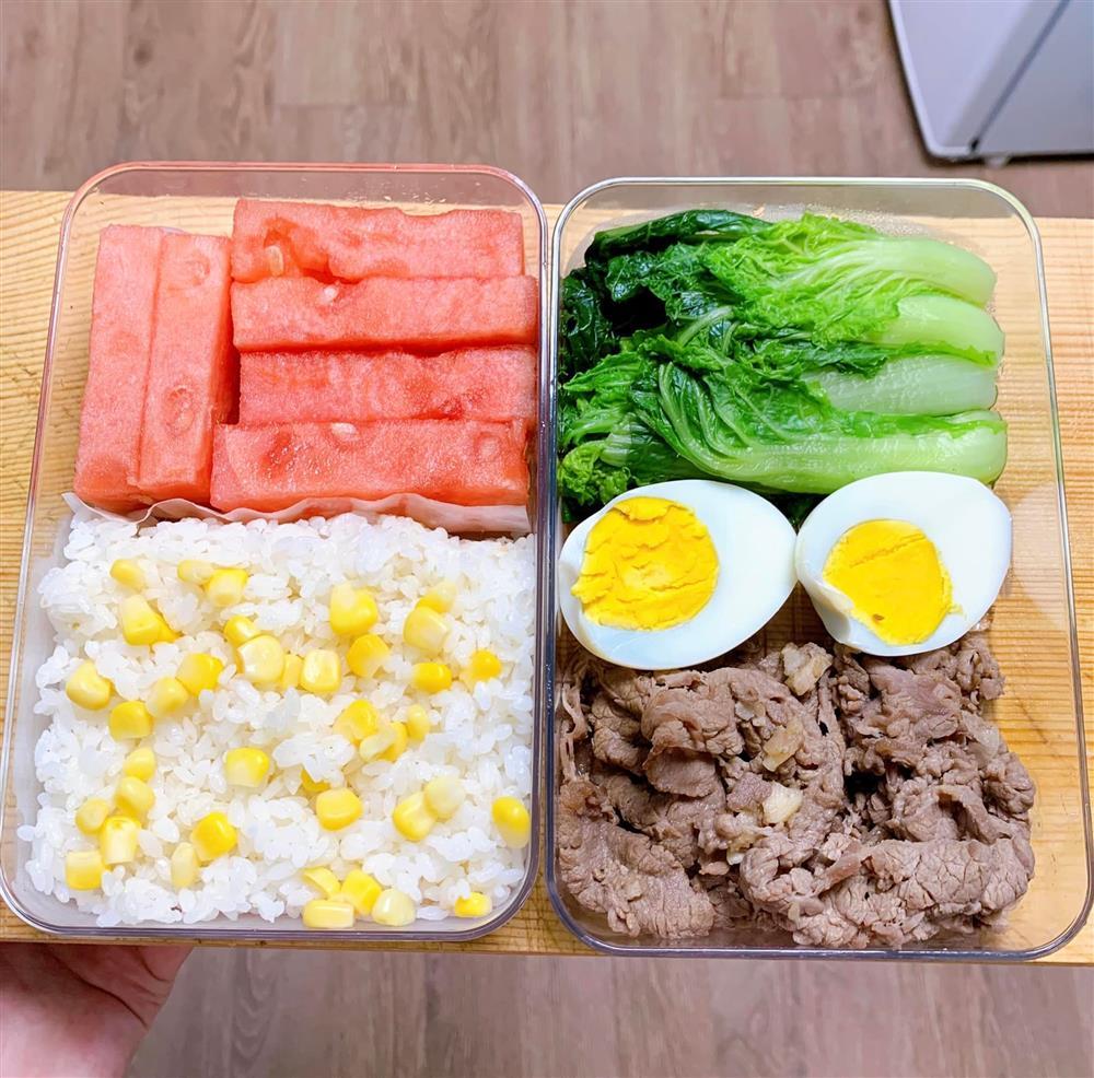 Trầm trồ loạt hộp cơm trưa ngon mắt nấu cho anh xã đi cày-7