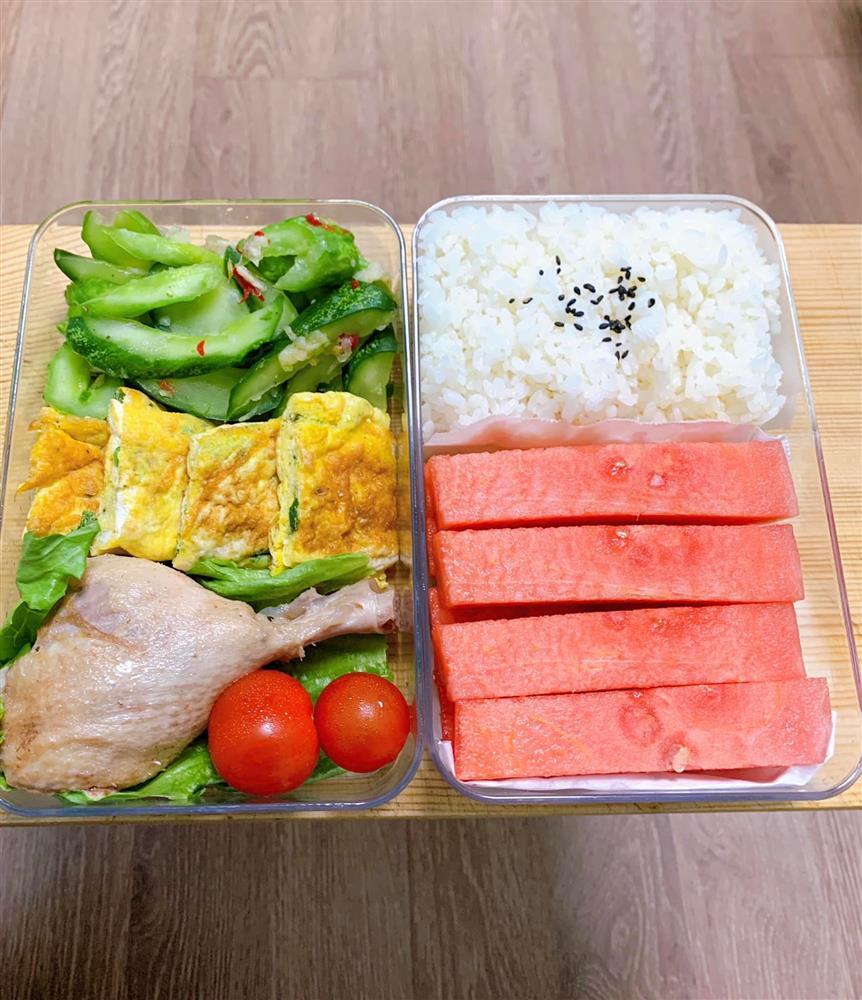 Trầm trồ loạt hộp cơm trưa ngon mắt nấu cho anh xã đi cày-8