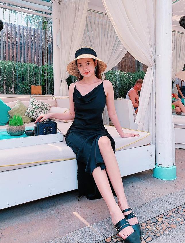 Midu mê một kiểu váy hai dây suốt mùa hè-7