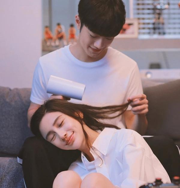Ngay lúc này, Angelababy vẫn là bình hoa di động-4