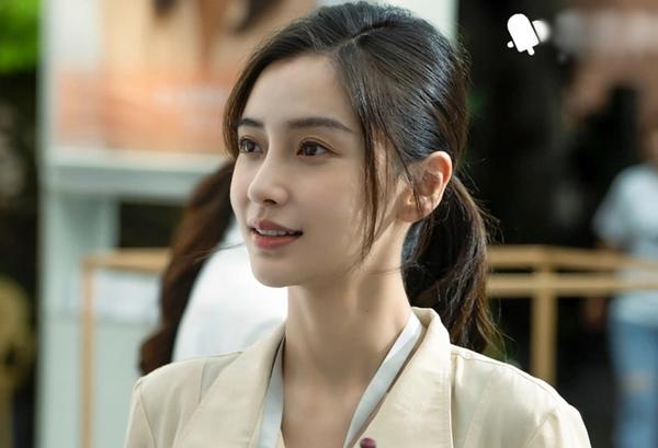 Ngay lúc này, Angelababy vẫn là bình hoa di động-9