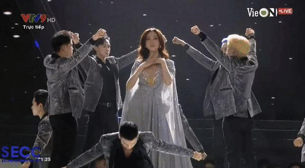 Nhiều khách mời hát nhép ở Bán kết Hoa hậu Hoàn vũ Việt Nam 2022?-4