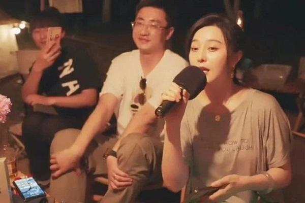 Nick Cannon có con thứ 8 ở tuổi 41-3