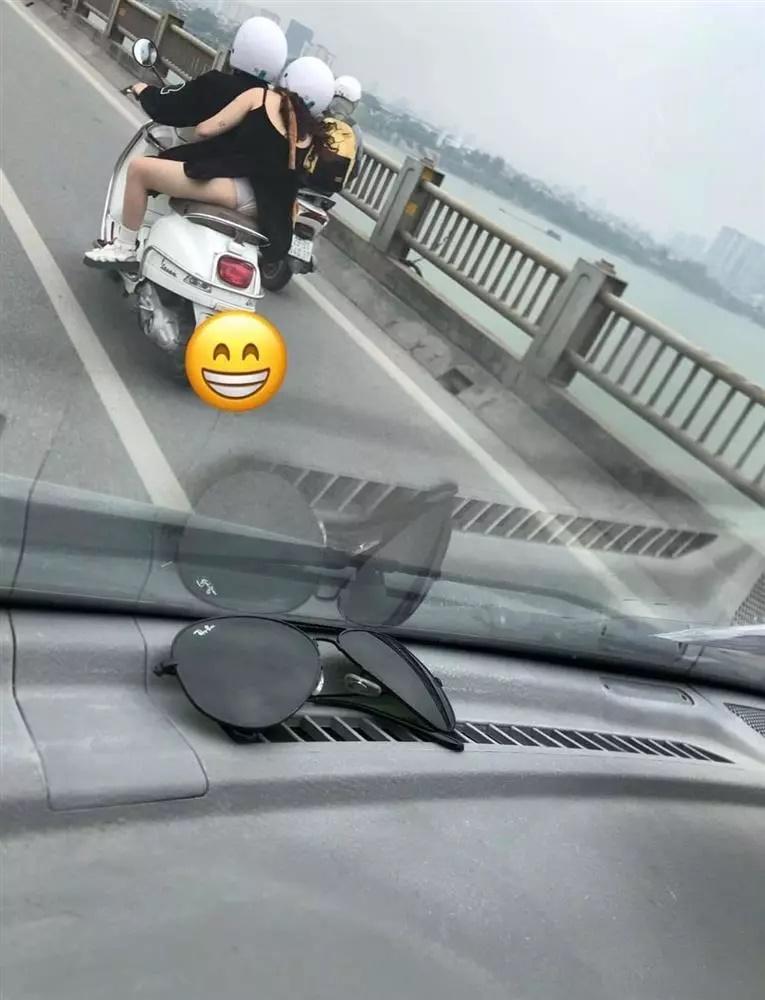 Mặc quần lót ra nhận hàng, cô gái khiến shipper lác mắt-5