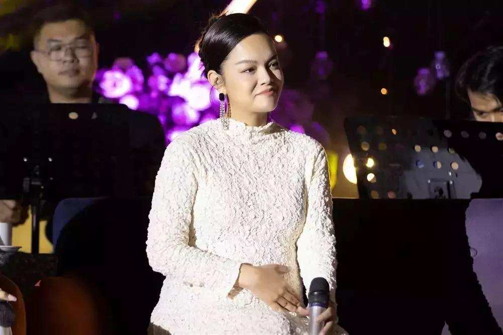 Phạm Quỳnh Anh đã sinh con thứ 3?-3