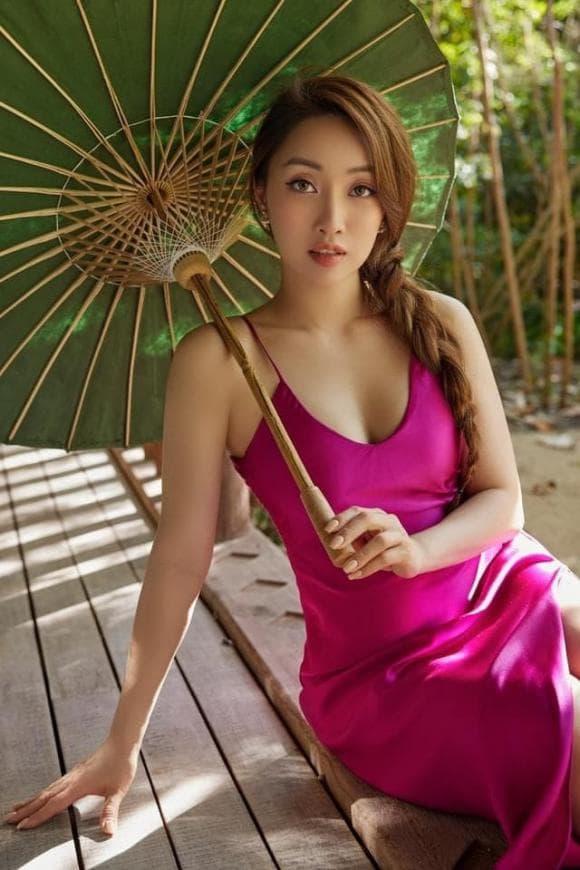 Là chủ cơ sở làm đẹp nổi tiếng, không khó hiểu khi Lý Thùy Chang nhanh chóng lấy lại vóc dáng chỉ vài tháng sau sinh khiến nhiều ao ước.