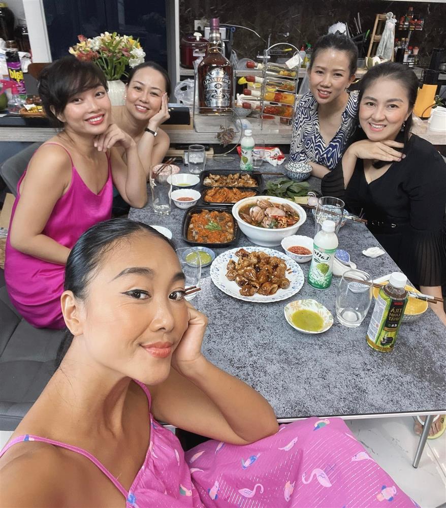 Tin showbiz Việt ngày 23/6: Ngọc Quyên đoán trước lấy chồng trắng tay-2