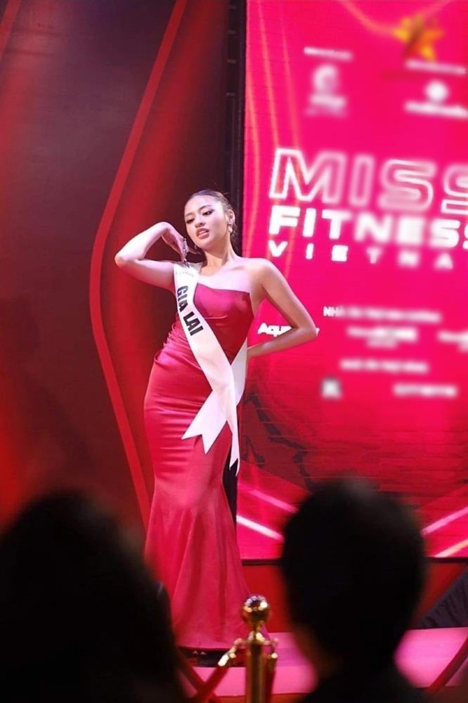 Hot girl trứng rán lộ body nần nẫn vẫn vào bán kết Hoa hậu-5