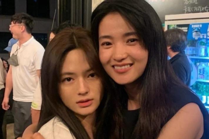 Kim Tae Ri đánh mất nhẫn trăm triệu, dàn sao hạng A hớt hải đi tìm-9