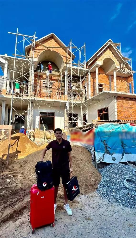 Choáng biệt phủ cầu thủ U23 Việt Nam xây tặng bố mẹ ở quê-1