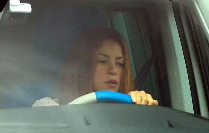 Shakira bị đồn có bầu lần 3-1