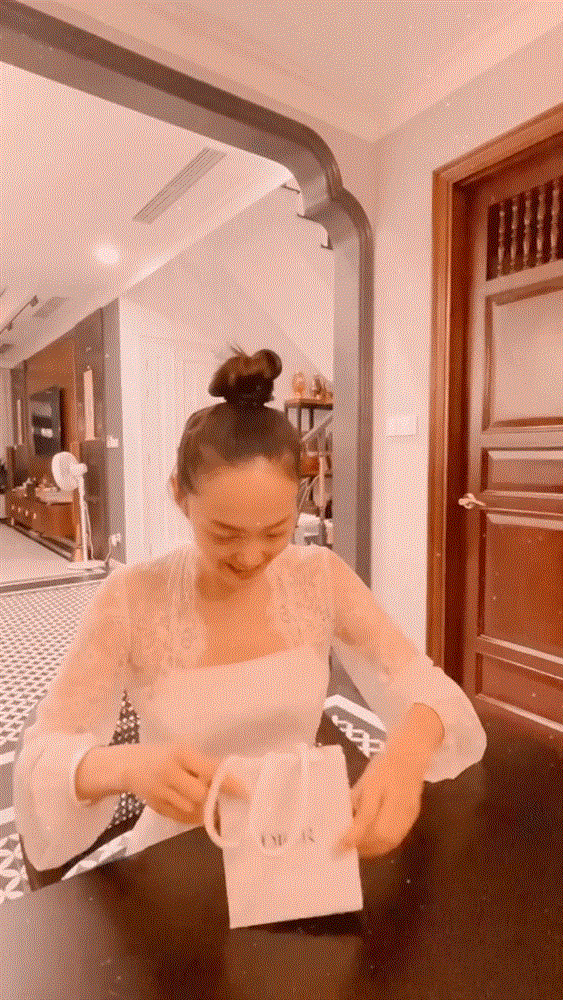 Không phải chồng, Minh Hằng tiết lộ người đầu tiên tặng quà sinh nhật-6