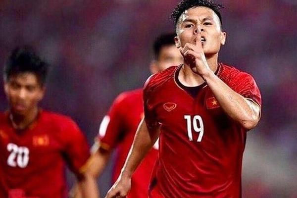 Bạn gái Quang Hải thời vừa xấu lại nghèo, bị crush phũ-14