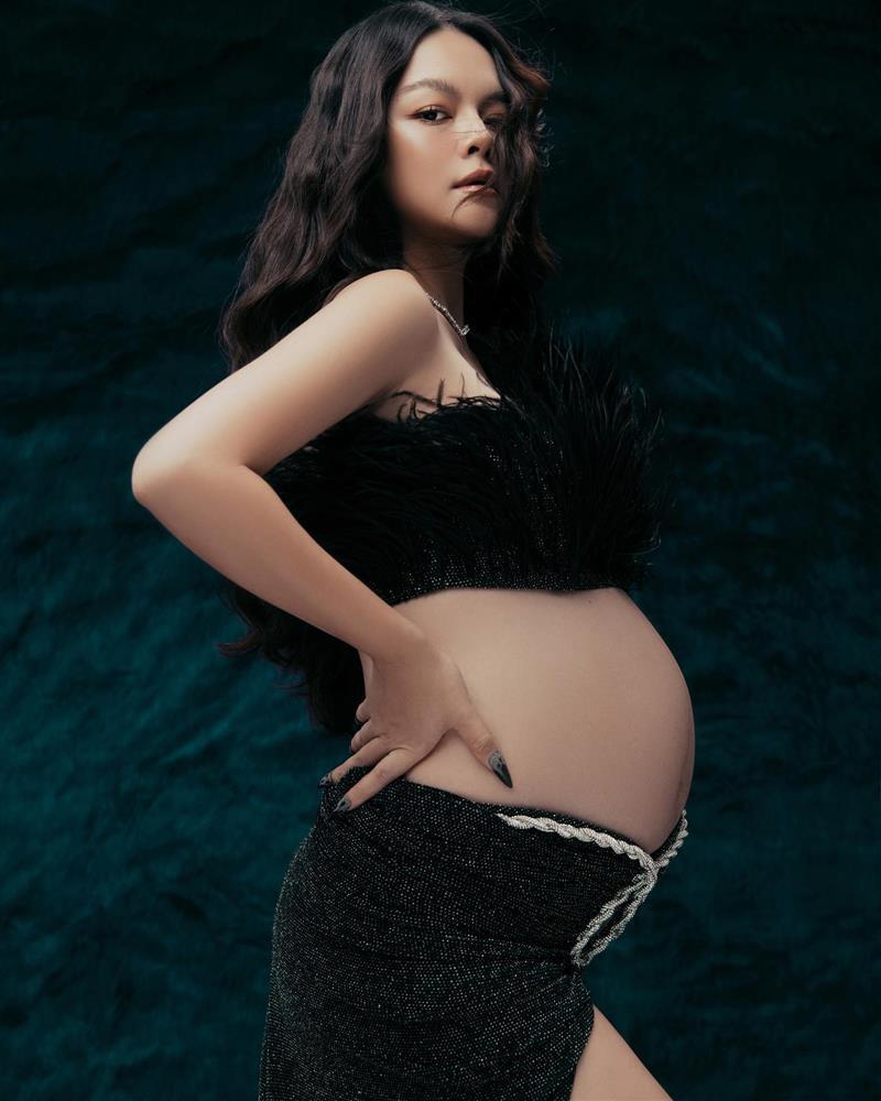 Phạm Quỳnh Anh đã sinh con thứ 3, giờ mới xả ảnh full bầu-1