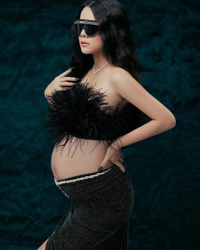 Phạm Quỳnh Anh đã sinh con thứ 3, giờ mới xả ảnh full bầu-3