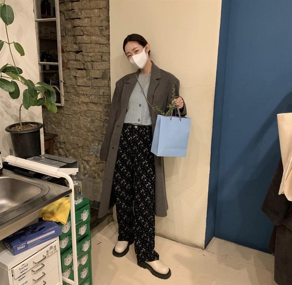 Mỹ nhân Hàn đi đầu xu hướng váy áo, phụ kiện họa tiết độc lạ-8