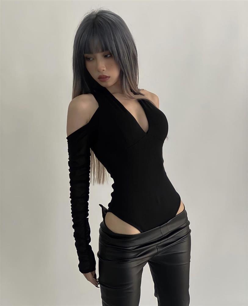 Gigi Hadid, Dua Lipa lăng xê mốt diện đồ bơi bodysuit ra đường-8