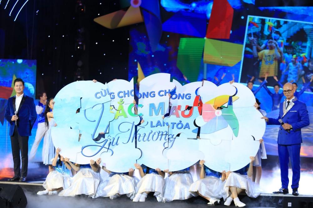 Hiền Thục, Cát Phượng khóc vì trẻ tự kỷ-1