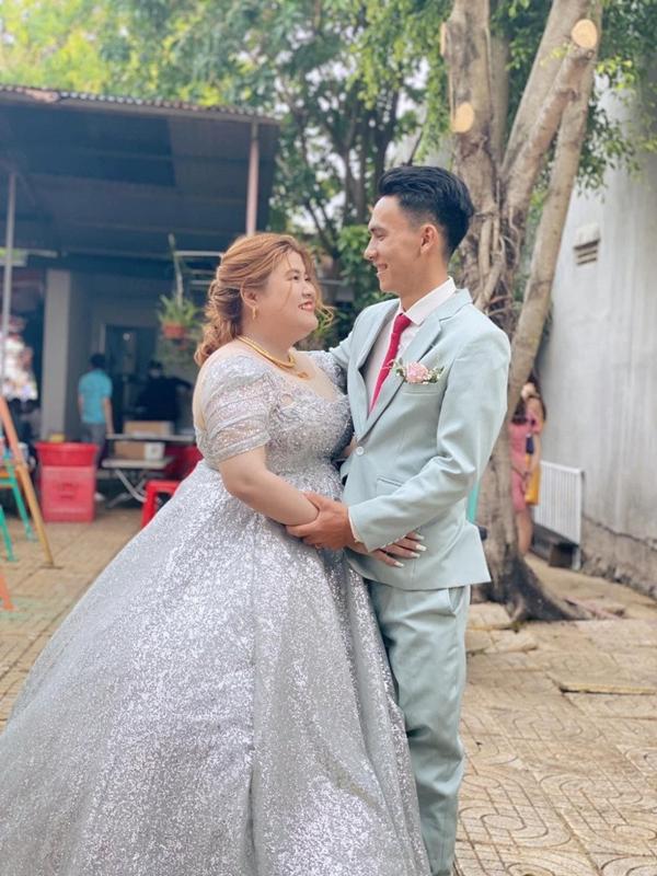 Lấy cô nàng 100kg, chàng shipper gầy gò vượt dị nghị yêu vì ham giàu-3