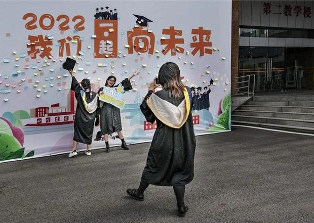 Người trẻ mới tốt nghiệp ở Trung Quốc đỏ mắt tìm việc-4