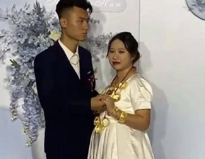 Chú rể trưng bộ mặt khó hiểu suốt lễ cưới dù nhà gái tặng 27 tỷ hồi môn-1