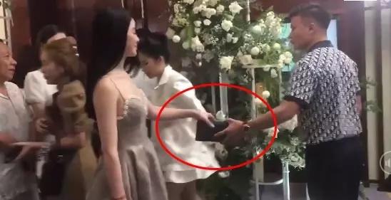 Bạn gái Quang Hải thời vừa xấu lại nghèo, bị crush phũ-12