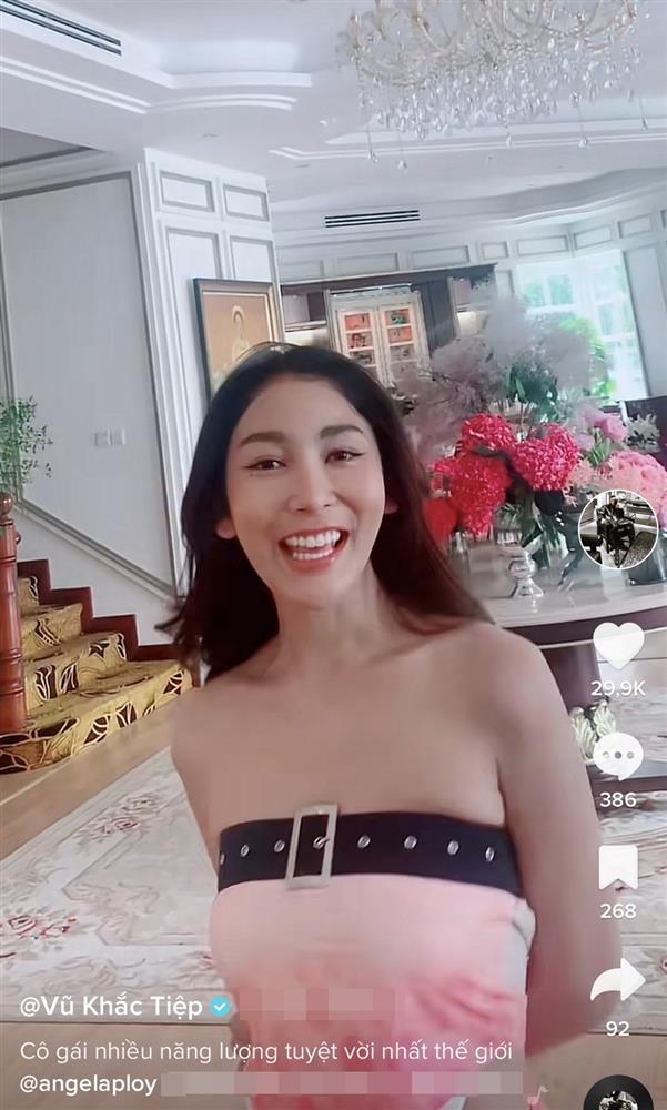 Vũ Khắc Tiệp kè kè vợ mới, body ngon cơm hơn Ngọc Trinh-3