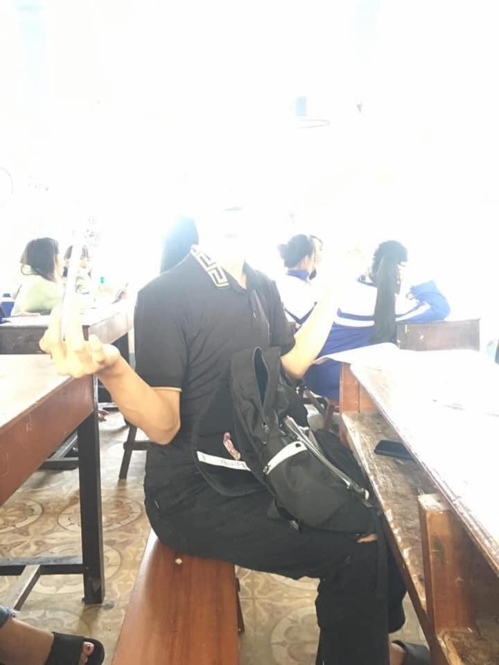 Sôi máu vì bị dìm hàng khi trót nhờ nhầm phó nháy không có tâm-9