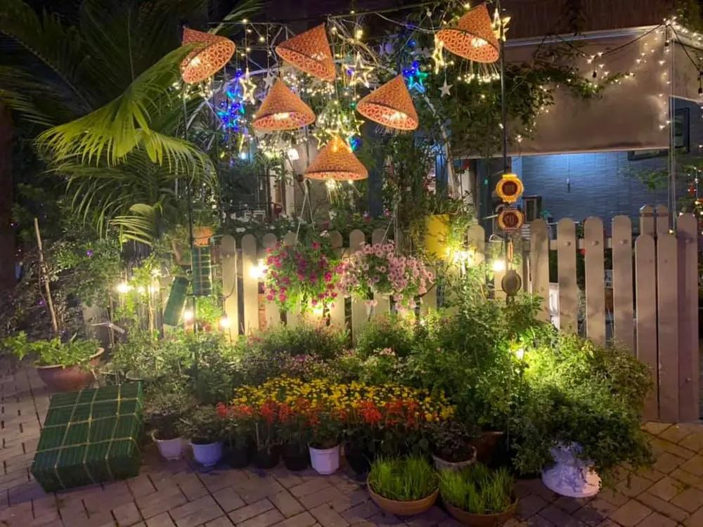 Cuộc sống thích làm mộc, trồng hoa của Cô Gái Xấu Xí ở tuổi 58-12