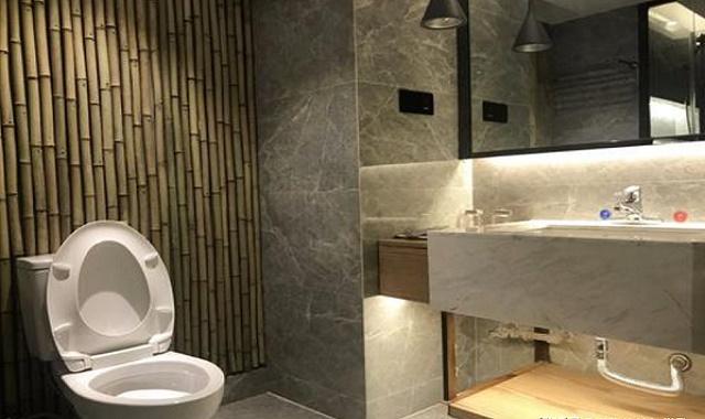 Vì sao cần bật đèn nhà vệ sinh khi ngủ trong nhà nghỉ, khách sạn?-1