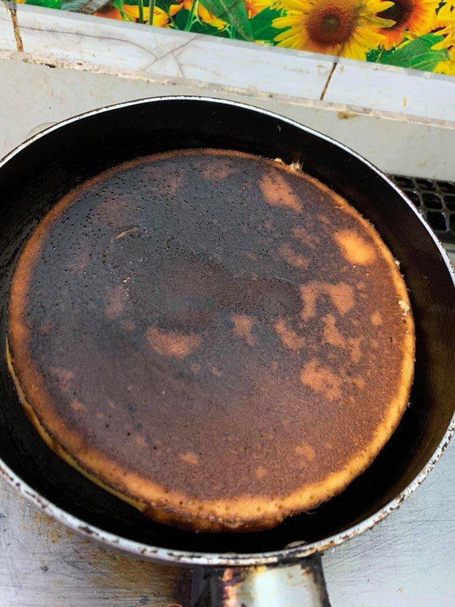 Hồng Quế rán bánh chưng bóng đêm, loạt sao Việt cũng gặp thảm họa tương tự-9