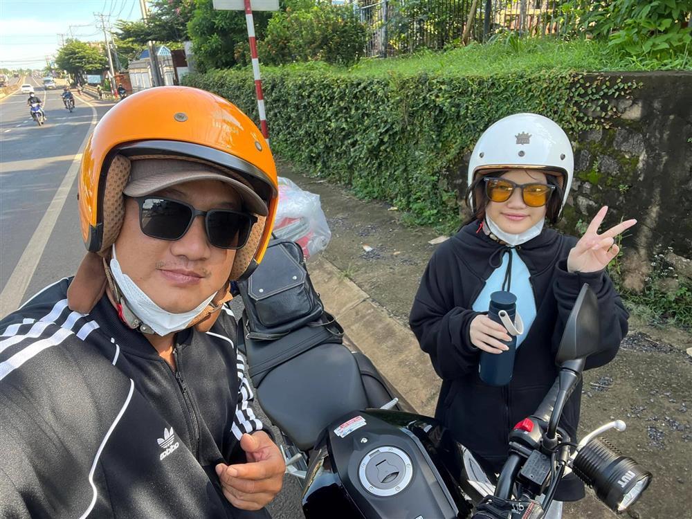 Bố tặng con gái chuyến đi phượt sau kỳ thi vào lớp 10-1