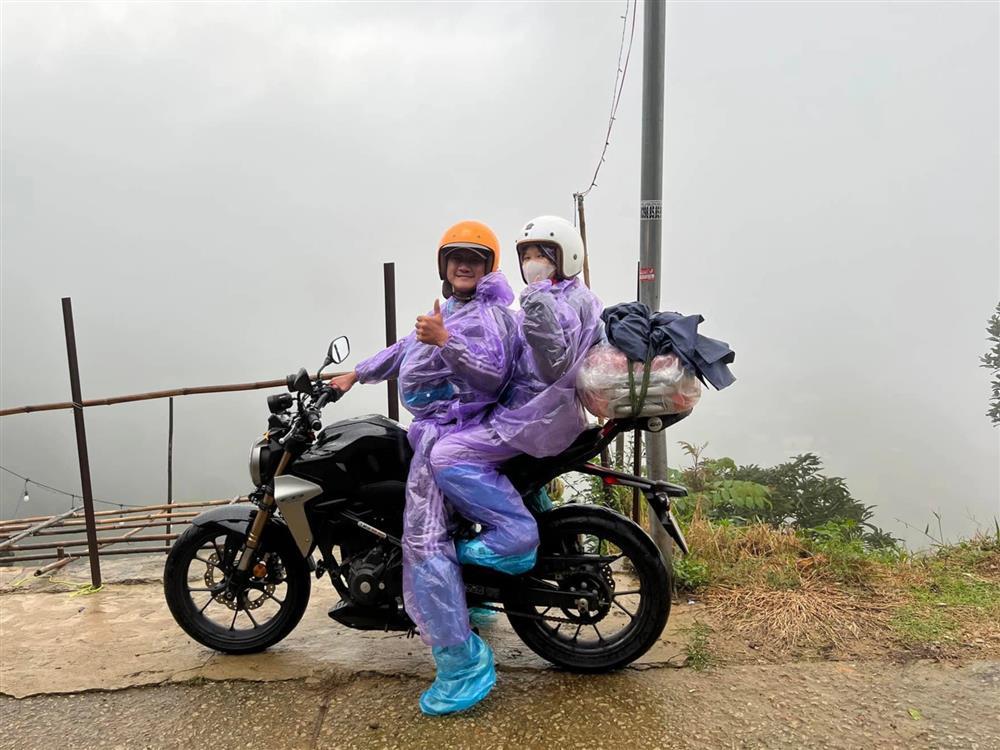 Bố tặng con gái chuyến đi phượt sau kỳ thi vào lớp 10-2