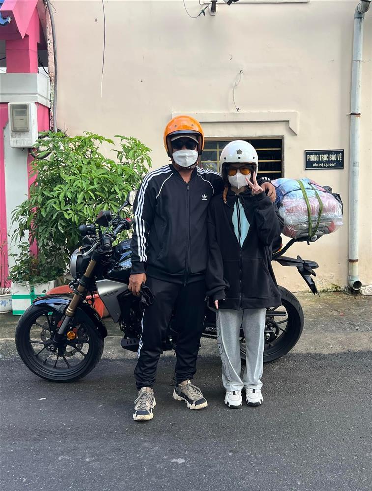 Bố tặng con gái chuyến đi phượt sau kỳ thi vào lớp 10-3