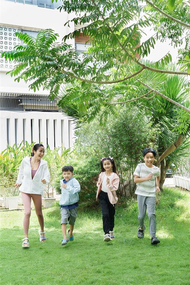 Tin showbiz Việt ngày 25/6: Trấn Thành tâm đầu ý hợp với Hari Won-5