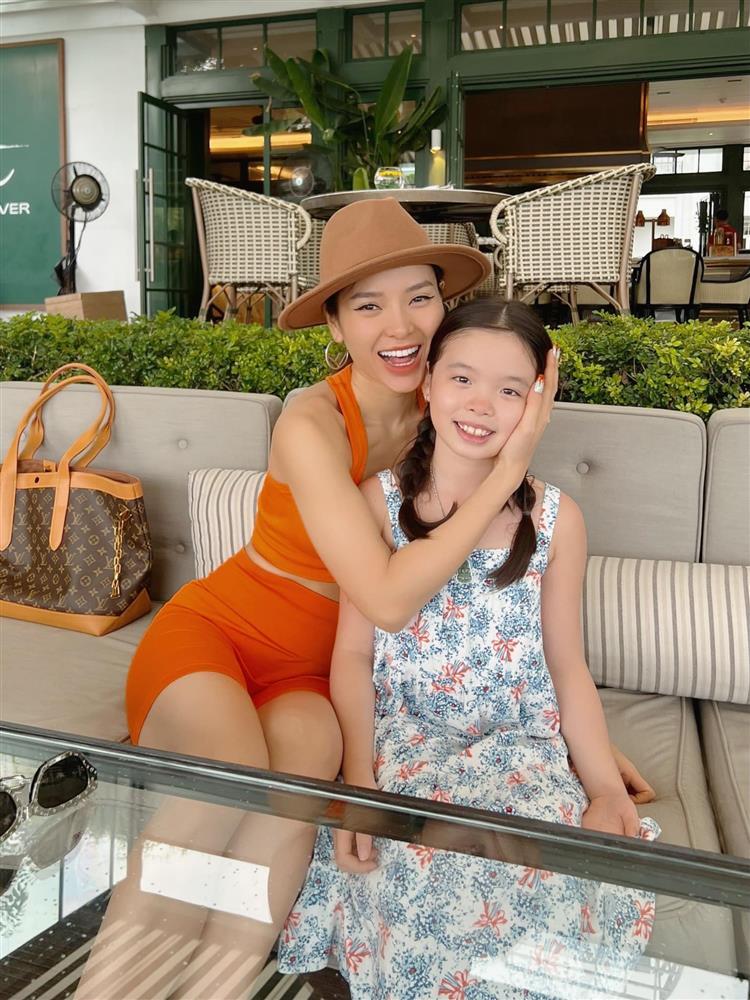 Tin showbiz Việt ngày 25/6: Trấn Thành tâm đầu ý hợp với Hari Won-9