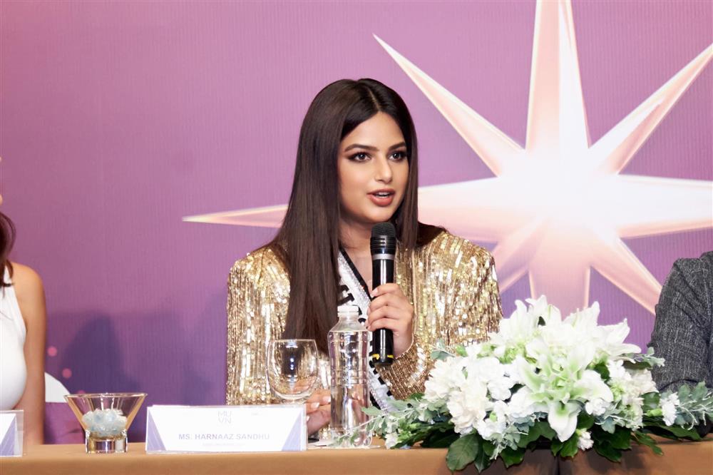 Catriona Gray hơn Harnaaz Sandhu 6 tuổi vẫn xinh đẹp bất chấp-3