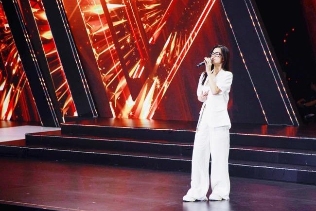 Đông Nhi hát tiếng Anh, netizen yêu cầu vietsub nhanh còn kịp-2