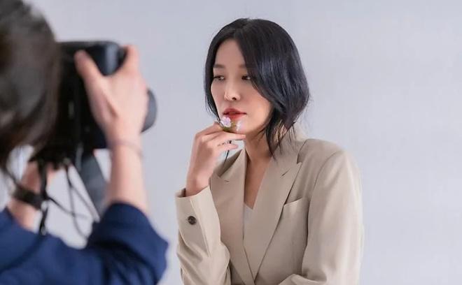 Ai ngờ nhan sắc ngoài đời trùm tấu hề phim Hàn ổn áp thế này-5