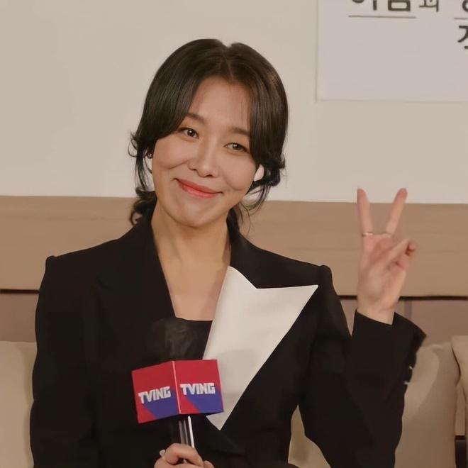 Ai ngờ nhan sắc ngoài đời trùm tấu hề phim Hàn ổn áp thế này-6