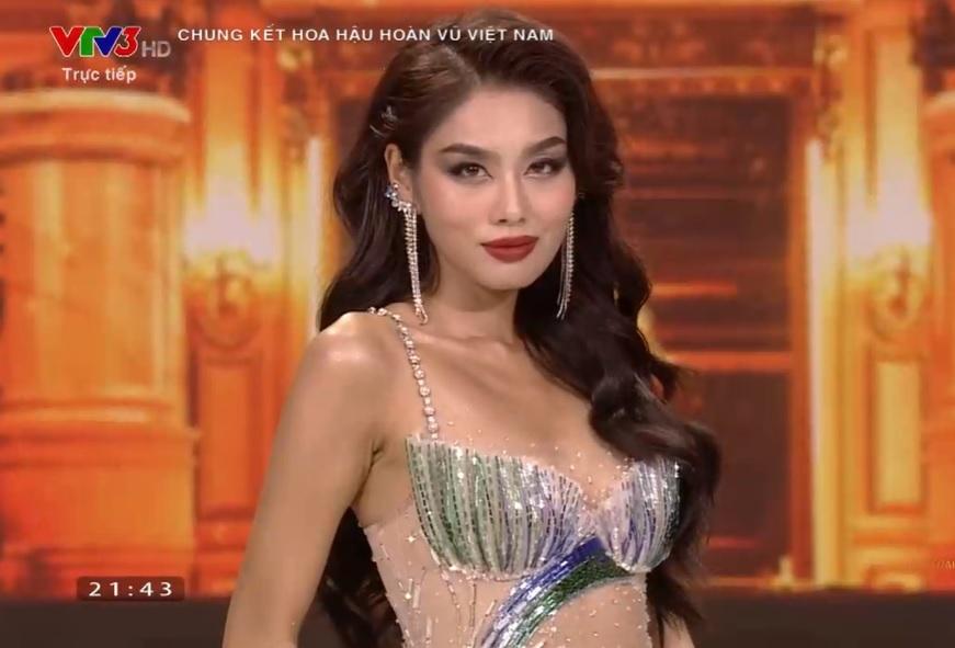 Top 10 thi trình diễn dạ hội-4