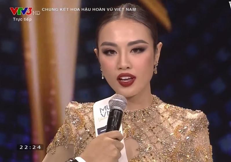 Công bố top 3 và top 3 thi ứng xử-3